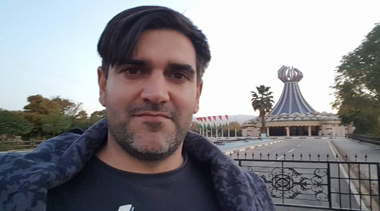Българин на кон поискал ръката на Мария Захарова, арестуваха го