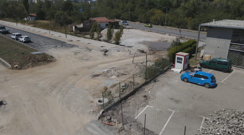 Автомивка и шоурум пречат на строежа на бул. „Тодор Каблешков“ в София