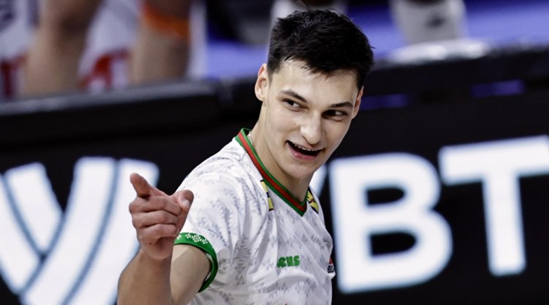 Скандално! Отнеха наградата на Алекс Николов