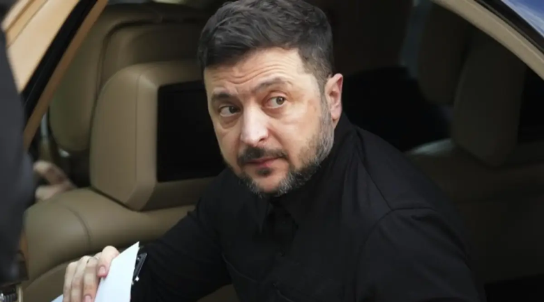 Зеленски: Украинската армия напредва и превзема територии с три операции