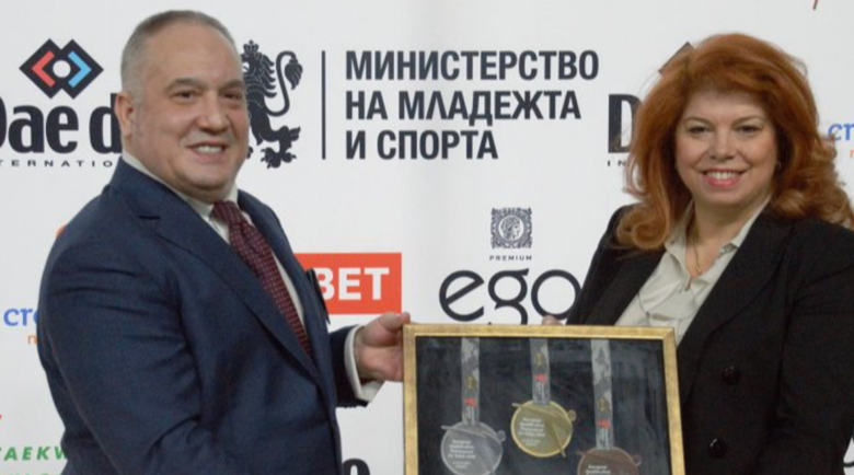 Убийството на Слави Бинев провали рождения ден на Йотова