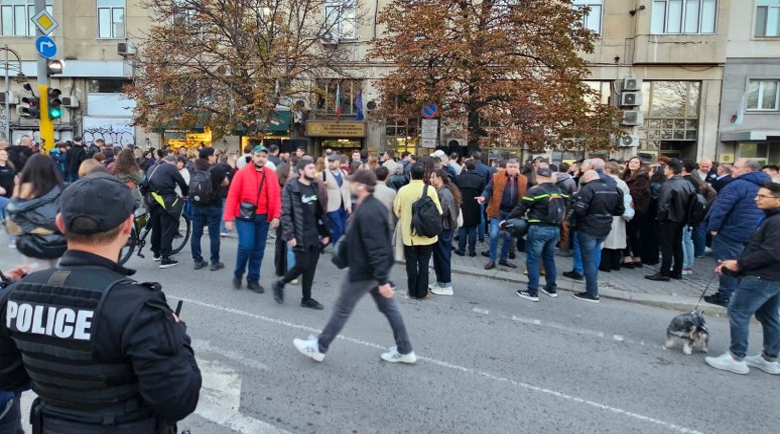 Младите ни медици блокираха центъра на София