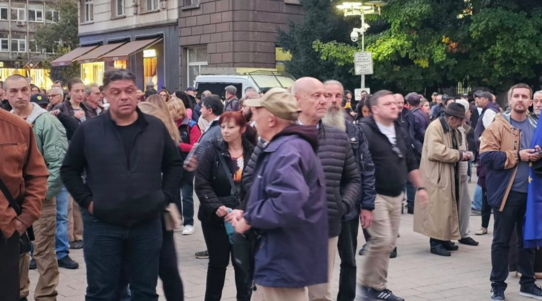 Хиляди излязоха на протест в София, ехти „Оставка!“